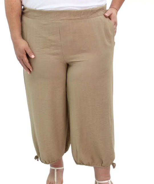Ladies Plain Rayon Capri